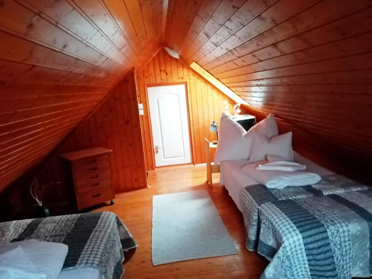 Eoetvoes Nyaralo Villa Siófok Eksteriør bilde